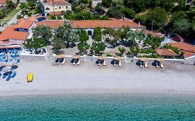 Psarianos Beachfront Apartments